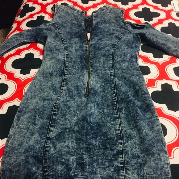 Dress - Picture 2 of 3